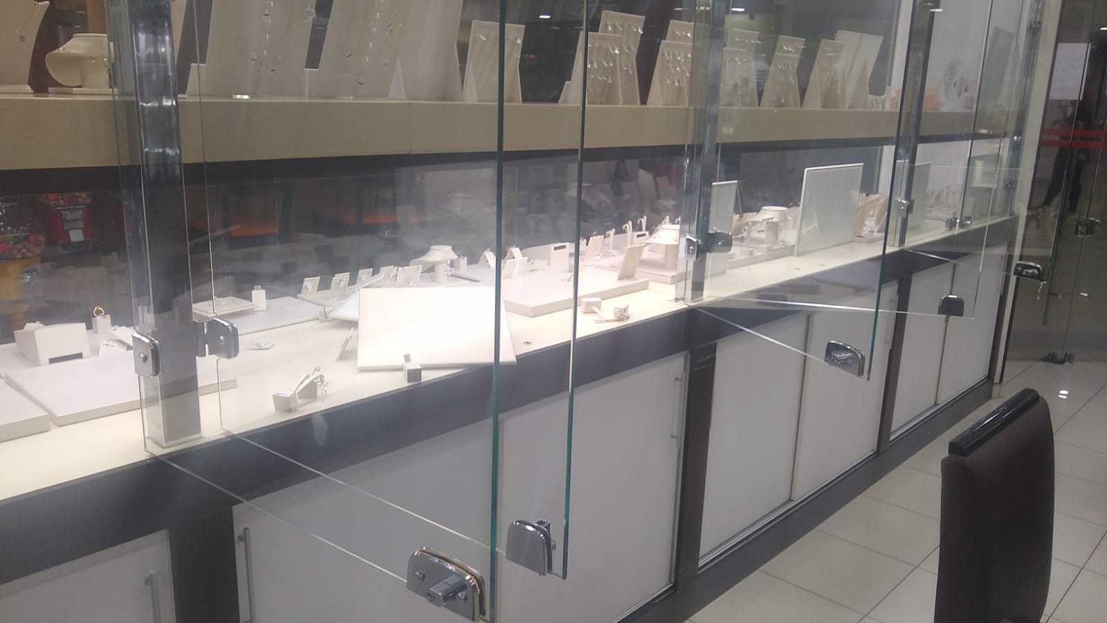 Tiroteio em shopping de Jacareí deixa uma pessoa ferida