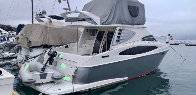 Avaliada em R$ 1,2 milhão, lancha contrabandeada é apreendida em Yatch Club de Ilhabela
