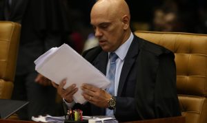 Moraes autoriza PF a marcar depoimento de presidente