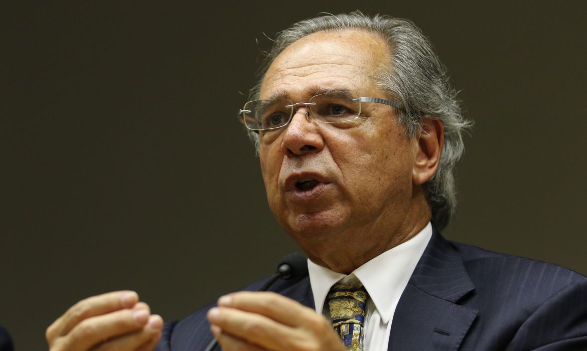 Câmara convoca Paulo Guedes para explicar empresa em paraíso fiscal