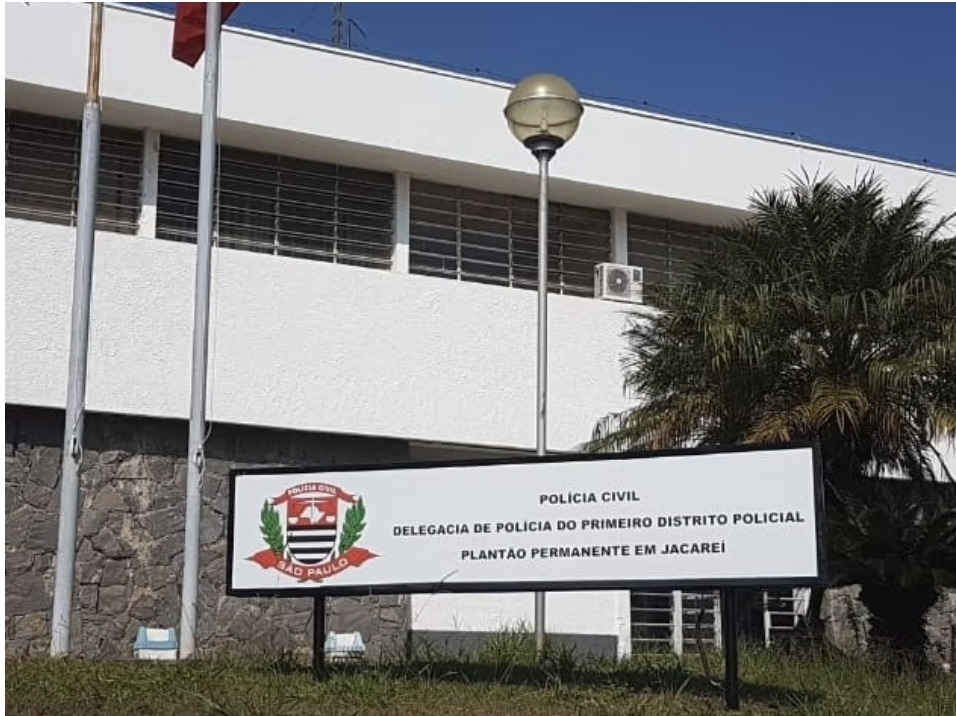 Pintor esfaqueia colega de trabalho em fábrica de Jacareí