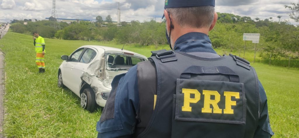 Motociclista se fere gravemente em acidente na Via Dutra em Caçapava 1 Motociclista se fere gravemente em acidente na Via Dutra em Caçapava