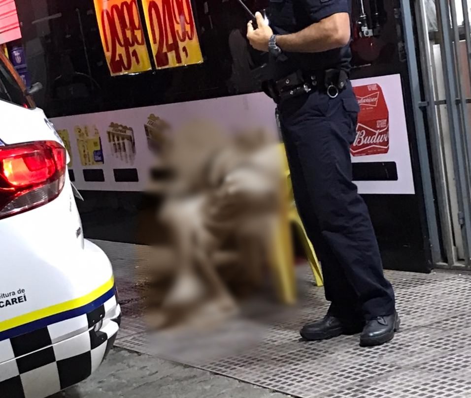 Homem é morto em frente a adega em Jacareí
