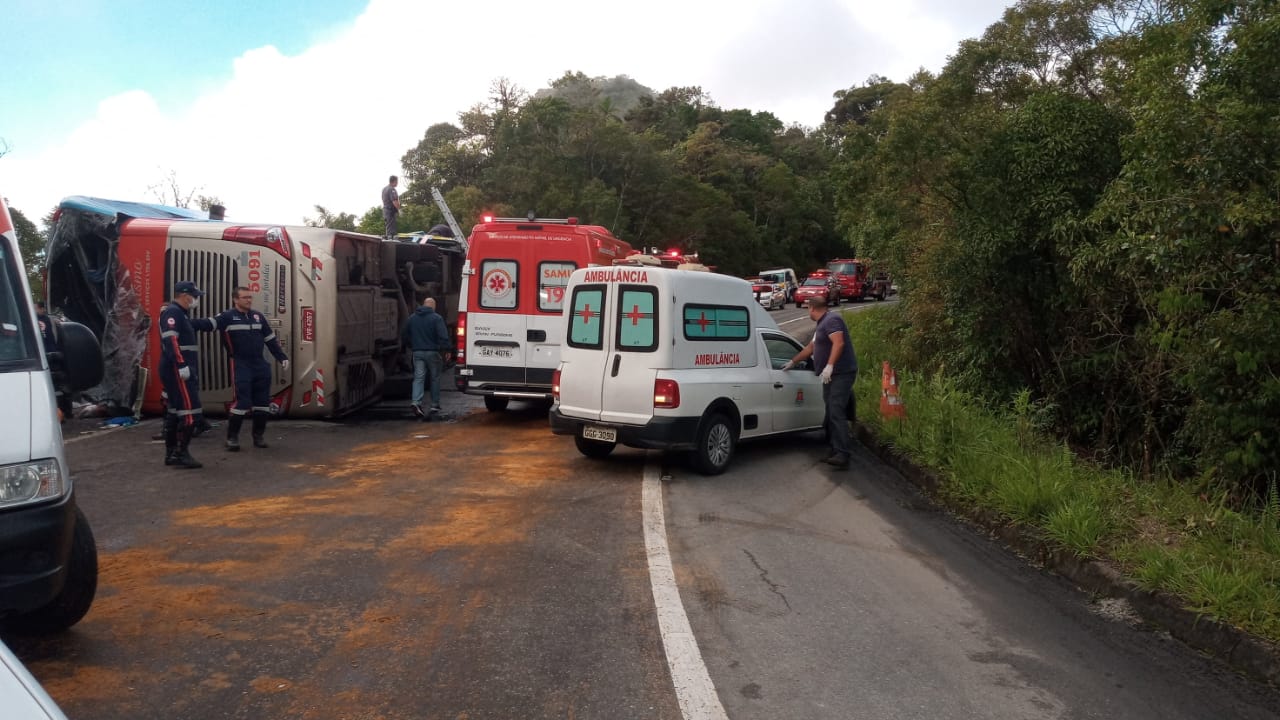 Rodovia Oswaldo Cruz está interditada e sem previsão de liberação