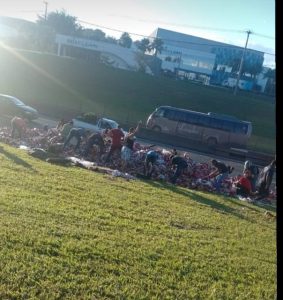 Acidente com três caminhões interdita Via Dutra em Taubaté
