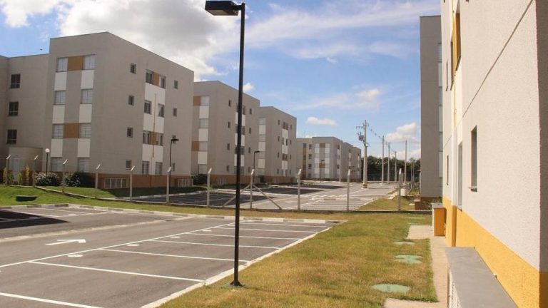 Homem é assassinado dentro de condomínio em Taubaté