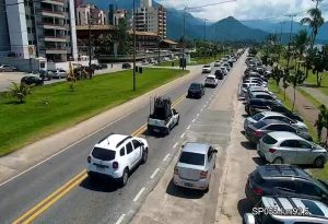 Trânsito intenso na Via Dutra, Oswaldo Cruz e Tamoios nesta quarta-feira 3 Trânsito intenso na Via Dutra, Oswaldo Cruz e Tamoios nesta quarta-feira