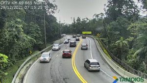 Trânsito intenso na Via Dutra, Oswaldo Cruz e Tamoios nesta quarta-feira 2 Trânsito intenso na Via Dutra, Oswaldo Cruz e Tamoios nesta quarta-feira