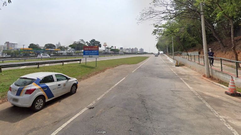 Motorista foge de blitz da PRF, causa acidente e é preso em São José dos Campos