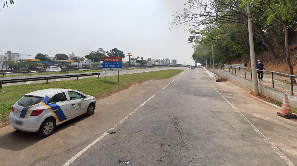 Motorista foge de blitz da PRF, causa acidente e é preso em São José dos Campos