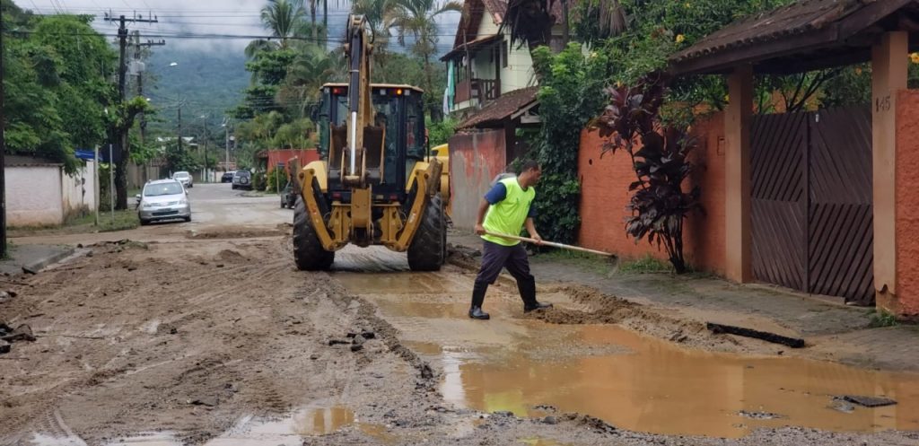 Nove pessoas em Ubatuba e uma família em Ilhabela estão desabrigas
