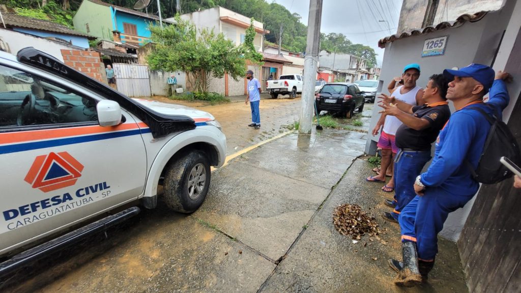 Nove pessoas em Ubatuba e uma família em Ilhabela estão desabrigas