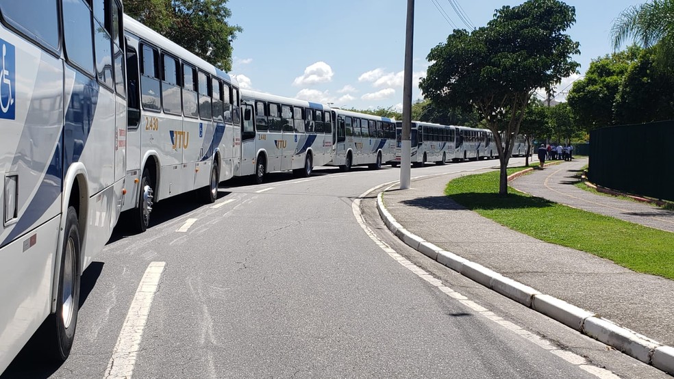 Greve do transporte em Jacareí tem 100% de adesão