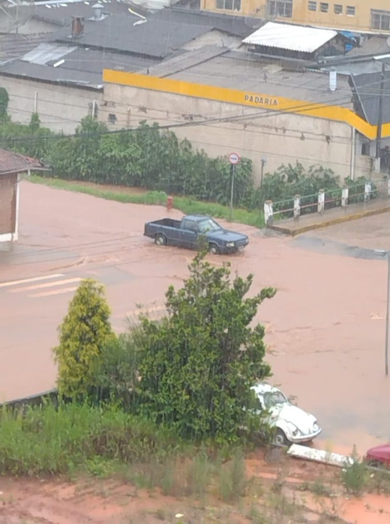 Campos do Jordão tem alagamentos e deslizamentos de terra nesta quinta-feira 1 WhatsApp Image 2022 01 06 at 16.15.27 e1641519981364