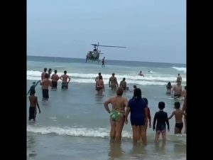 Guarda-vidas do Águia salvam três pessoas de afogamento em praias de Ubatuba