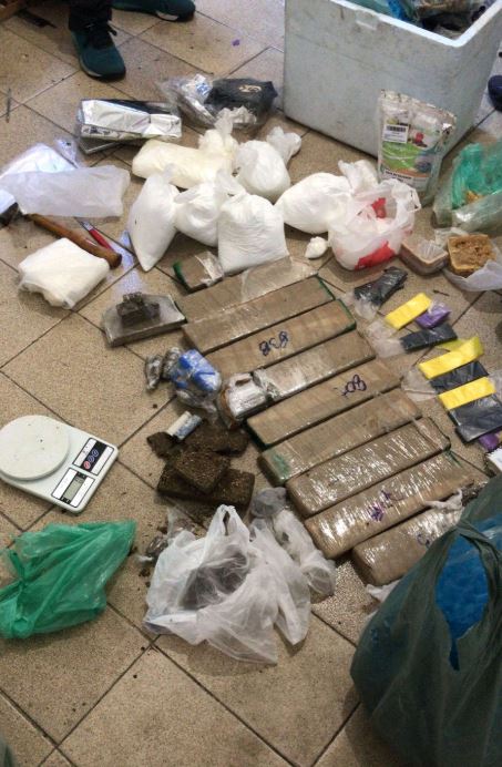 Homem é preso com 23 kg de drogas e é suspeito de homicídio em Taubaté