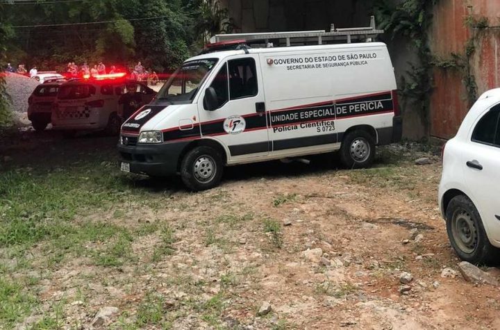Homem é encontrado morto em porta-malas de carro abandonado em Caraguatatuba
