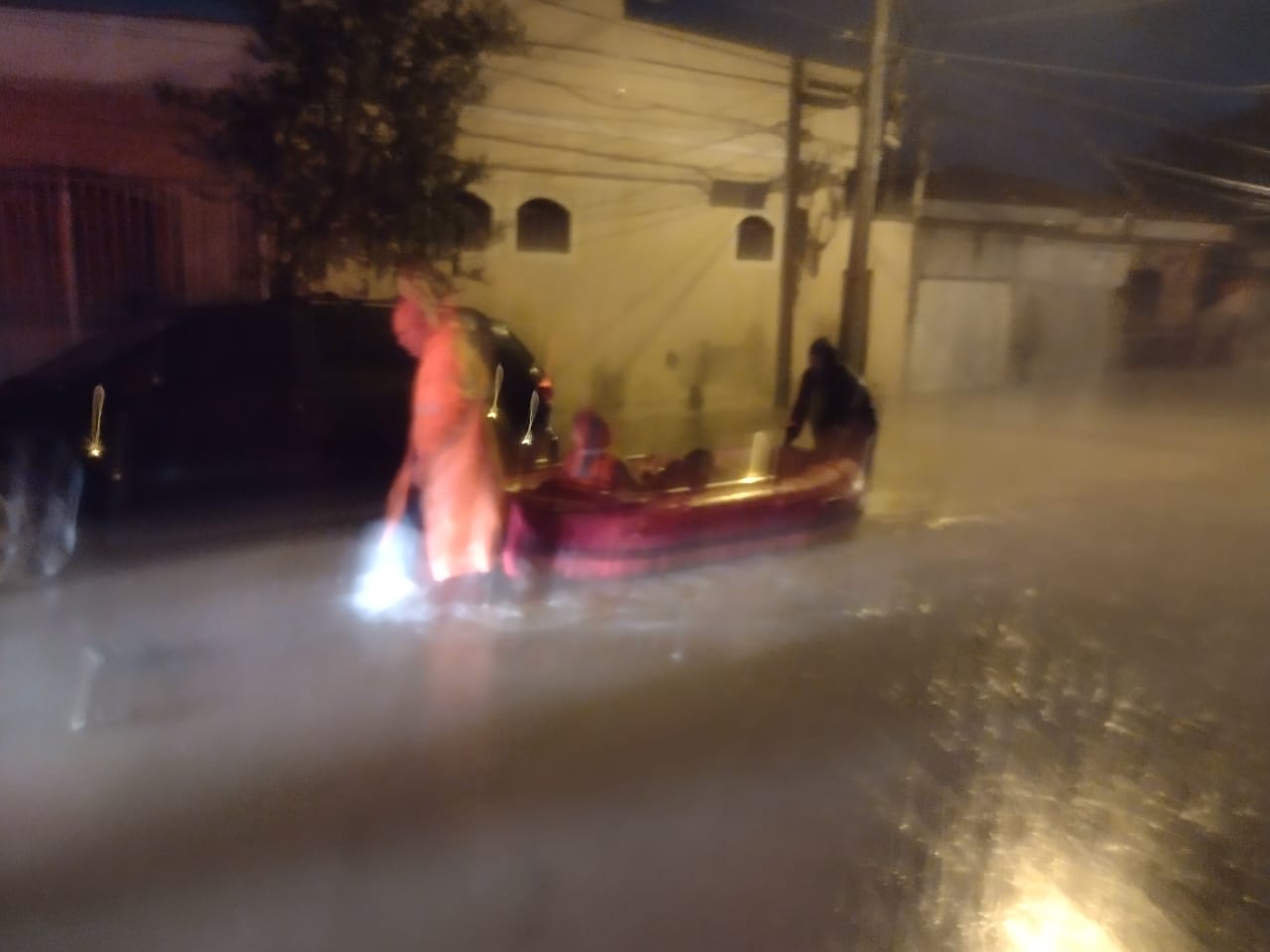 Chuvas em Jacareí: Defesa Civil registra 22 resgate de pessoas ilhadas e 20 escorregamentos de terra