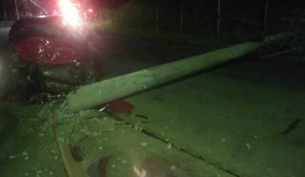 Avenida Bandeirantes em Taubaté fica interditada por causa de acidente