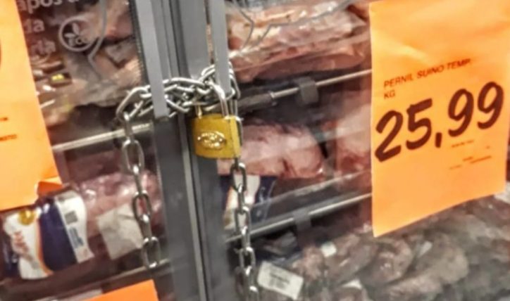 Artigo de luxo, supermercado tranca carne na geladeira temendo furto em São Paulo