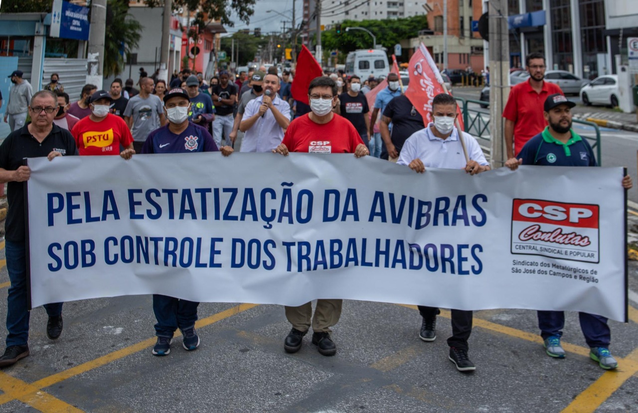 Trabalhadores da Avibras fazem Protesto Pelas Ruas de Jacareí e são recebidos na Prefeitura