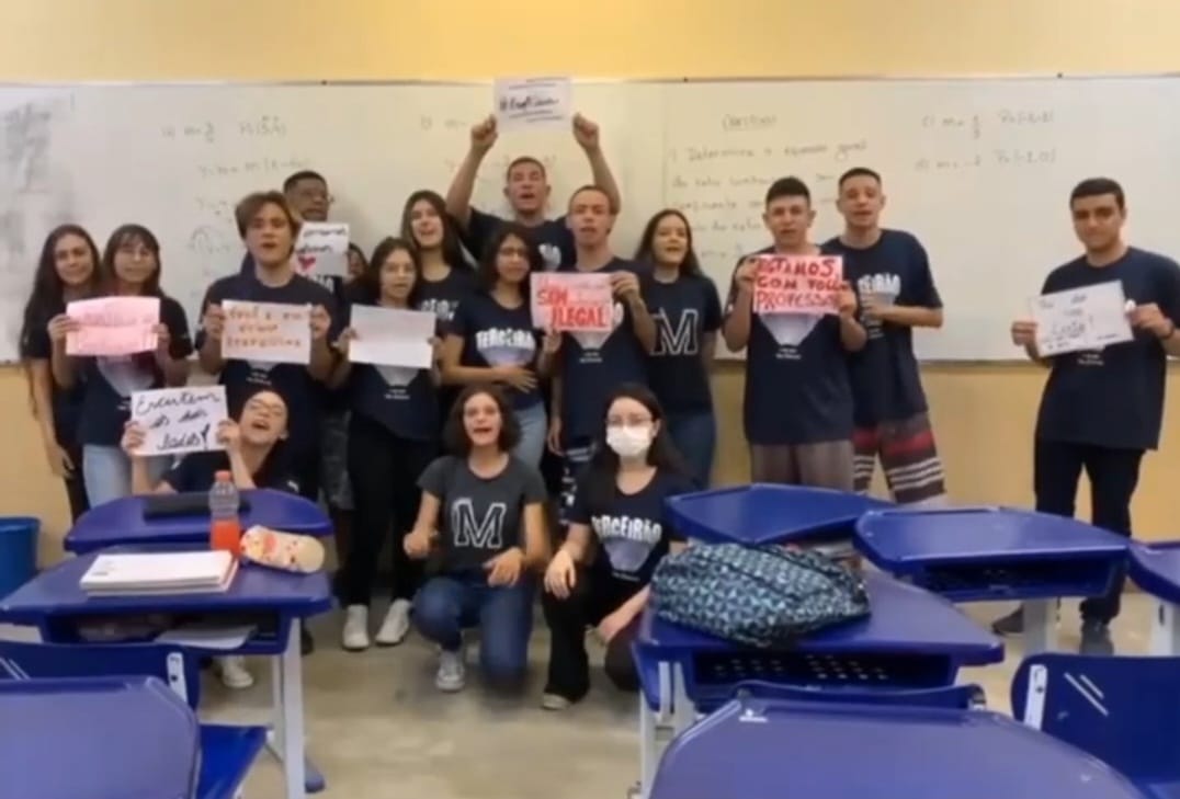 Alunos do Sedes em Taubaté saem em defesa de professor que xingou aluno