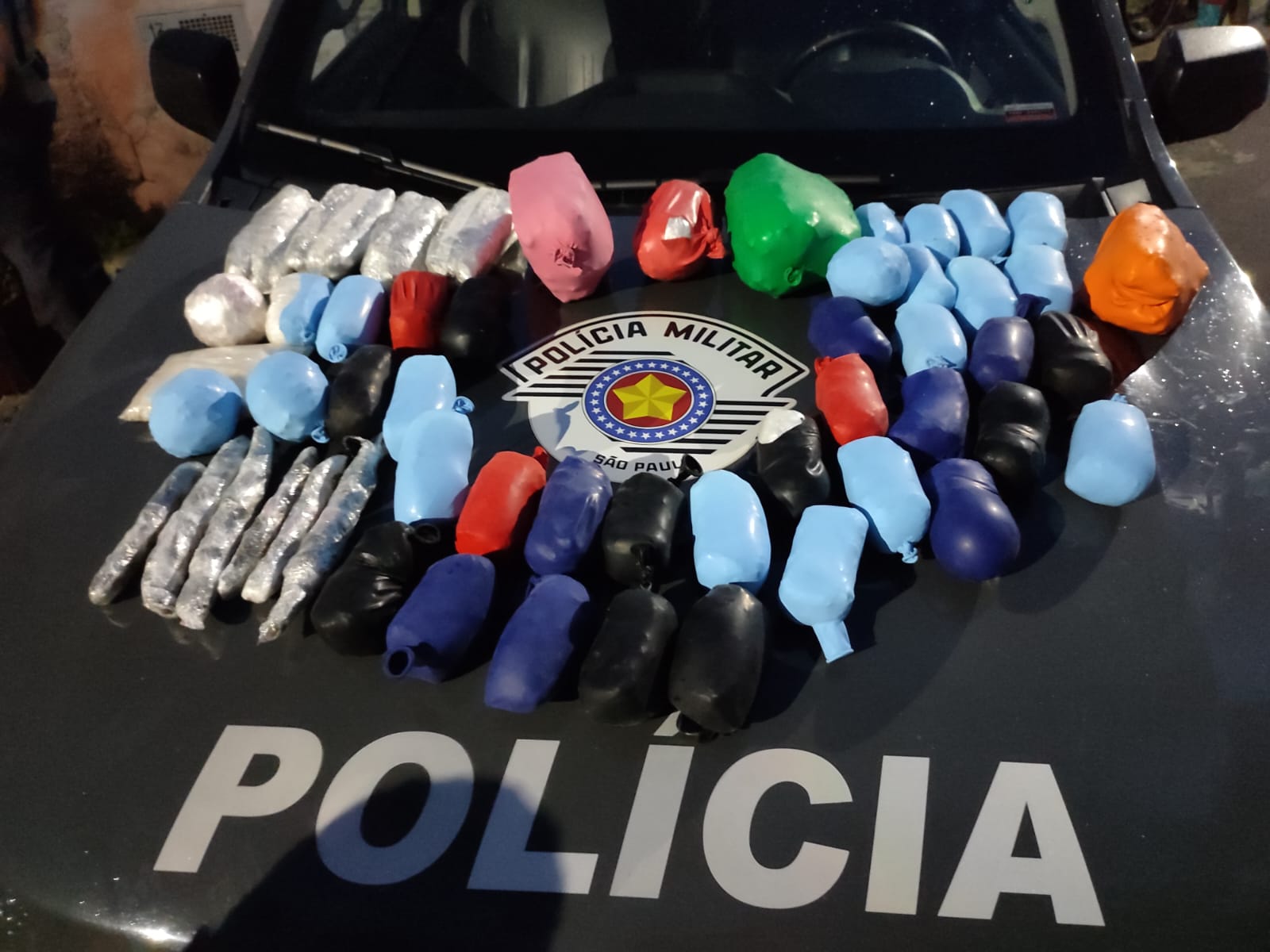 BAEP apreende 10 kg de drogas no Jardim Mourisco em Taubaté
