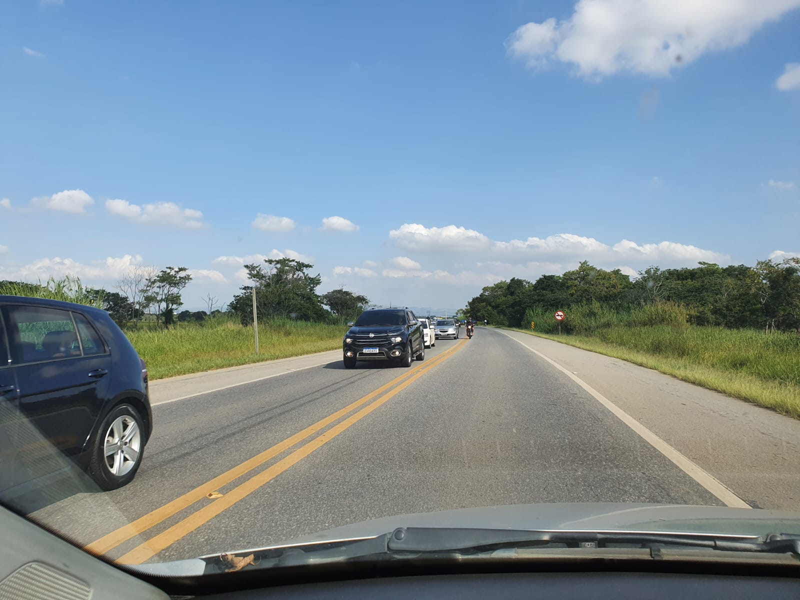 Dia de caos na rodovias que levam ao Litoral Norte e a Campos do Jordão