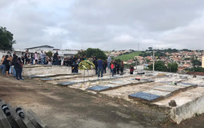 Jovem morto em adega de Taubaté é sepultado na manhã deste sábado 1 adega-de-taubate