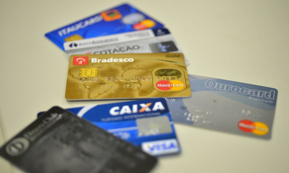 Cartão de Crédito sem Anuidade. Veja 7opções e fuja das taxas
