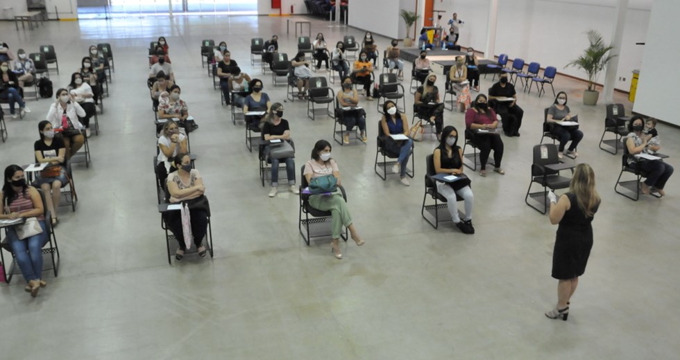 Sindicato dos Servidores protocola na Prefeitura documento que pede equiparação do piso dos Professores em SJC ao piso nacional