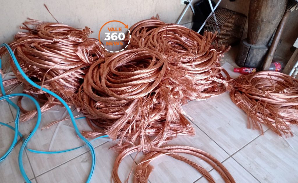 PM de Taubaté apreende 3 toneladas de fios de cobre e um caminhão em uma casa na Vila Rezende 1 Parabens Taubate pelos 376 anos 42