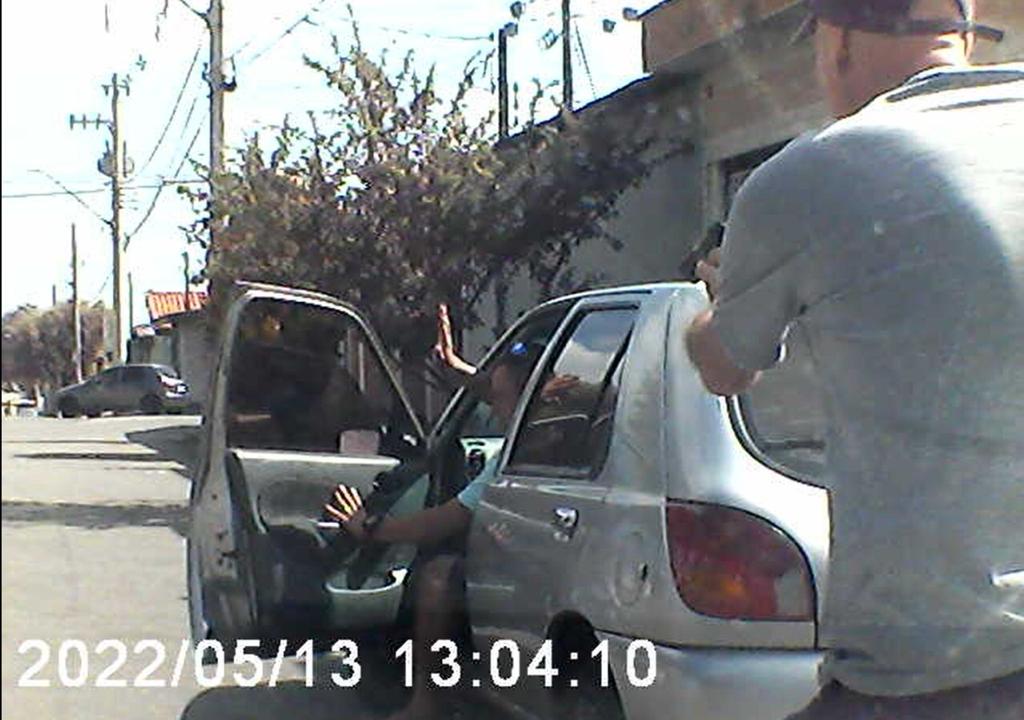 Suspeito de tráfico de drogas foge da polícia, quase atropela pedestres e é preso em Taubaté