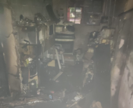 Casa pega fogo em Taubaté e idoso, de 66 anos, é resgatado pelos Bombeiros em meio ao incêndio 3 Casa pega fogo em Taubaté