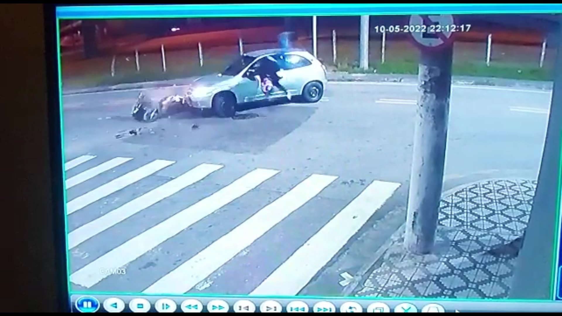 Motorista foge e não presta socorro a motociclista atropelada em Taubaté