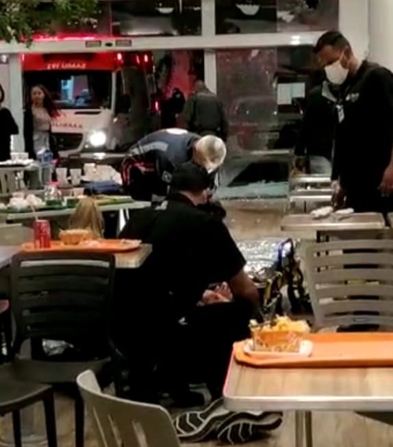 VÍDEO: Tiroteio na Praça de Alimentação de Shopping em Guaratinguetá deixa feridos na noite deste sábado