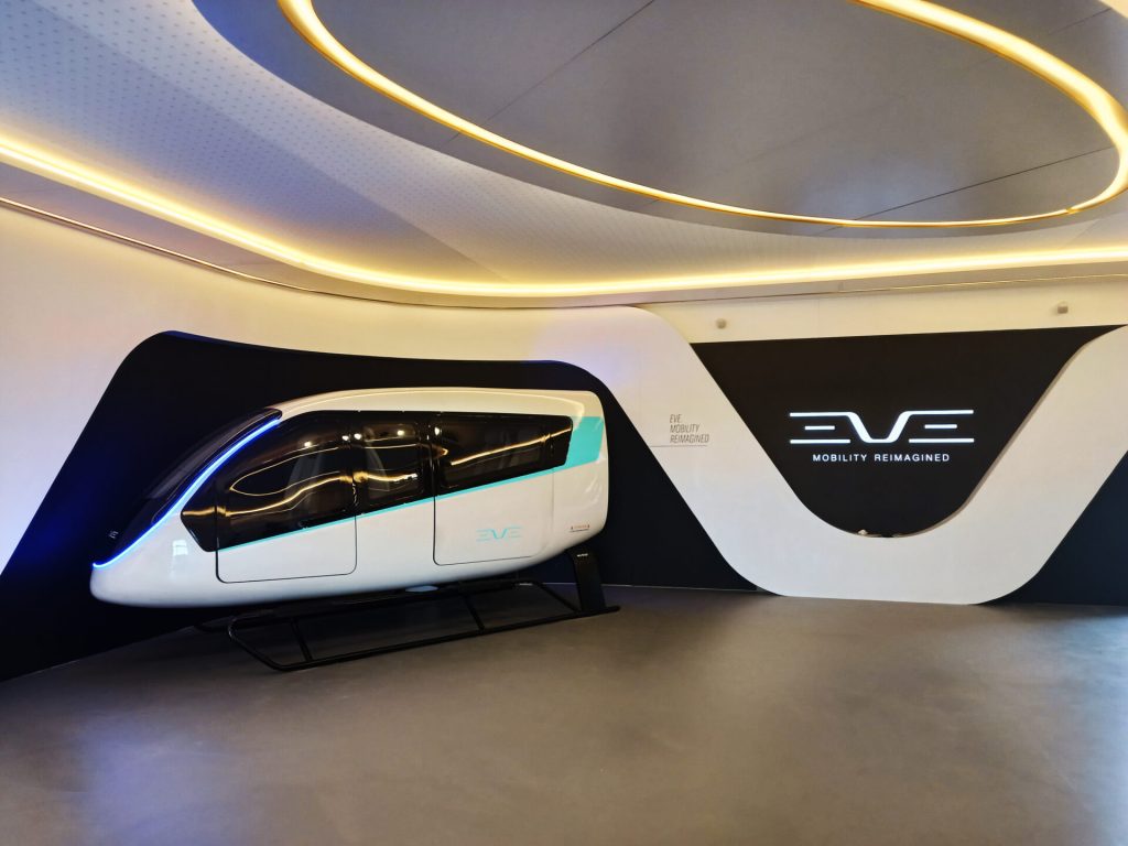 Eve Embraer revela cabine do carro voador