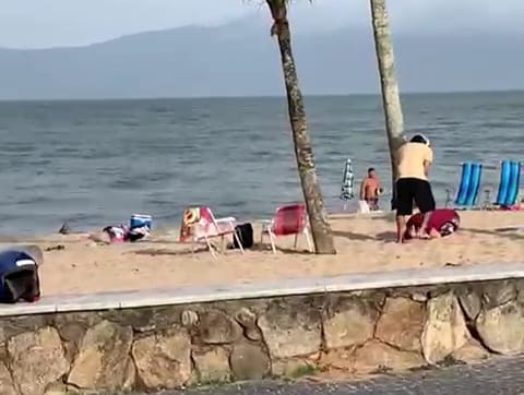 Jovem, de 20 anos, é executado à luz do dia na Praia Martin de Sá em Caraguatatuba