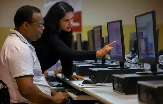 Cursos Via Rápida são abertos para qualificação em várias áreas no Vale do Paraíba e oferecem bolsa-auxílio