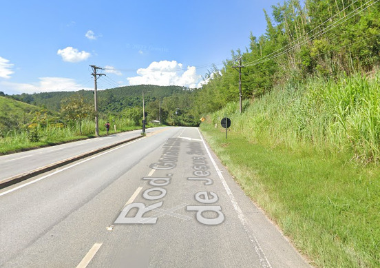 Jovem, de 22 anos, é atropelado e morre enquanto trocava pneu em Jacareí