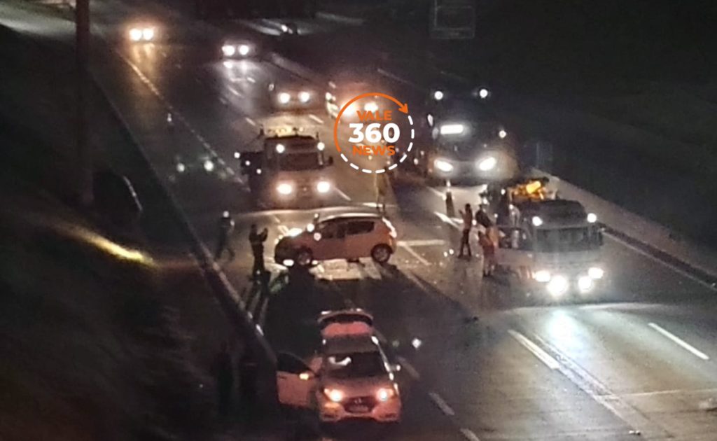 Engavetamento em SJC