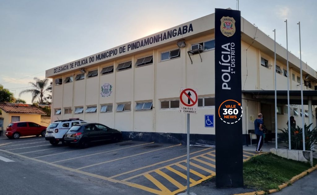 Mulher é morta a facadas pelo ex em Pindamonhangaba