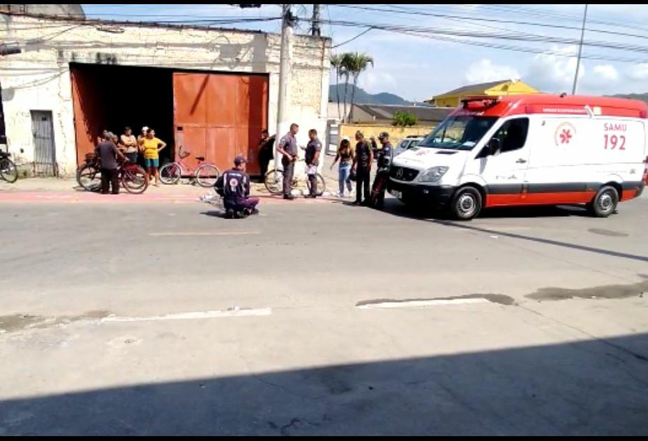 Ciclistas se chocam em Caraguatatuba e na queda um deles é atropelado e morre