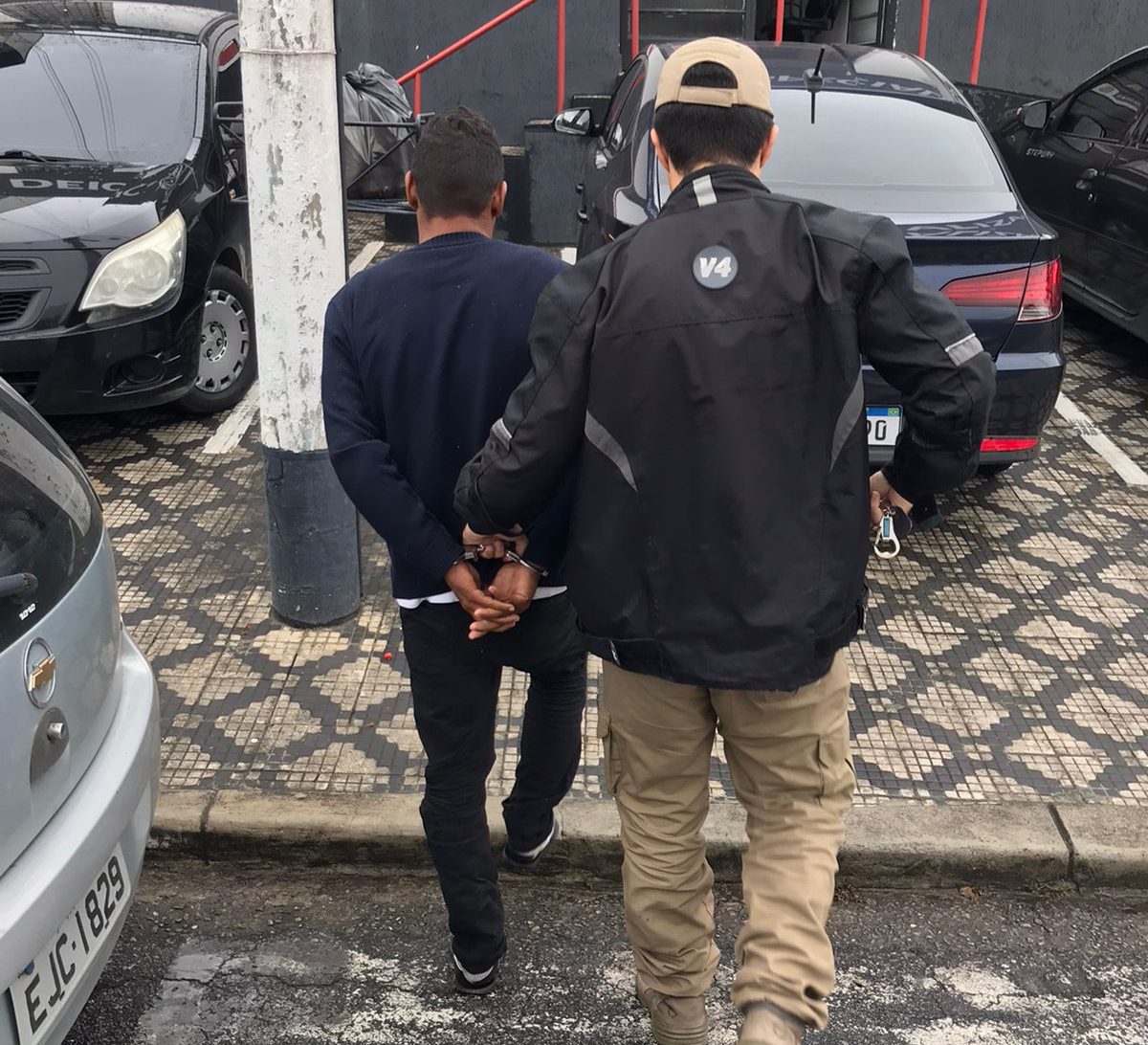 Homem acusado de estuprar a própria esposa