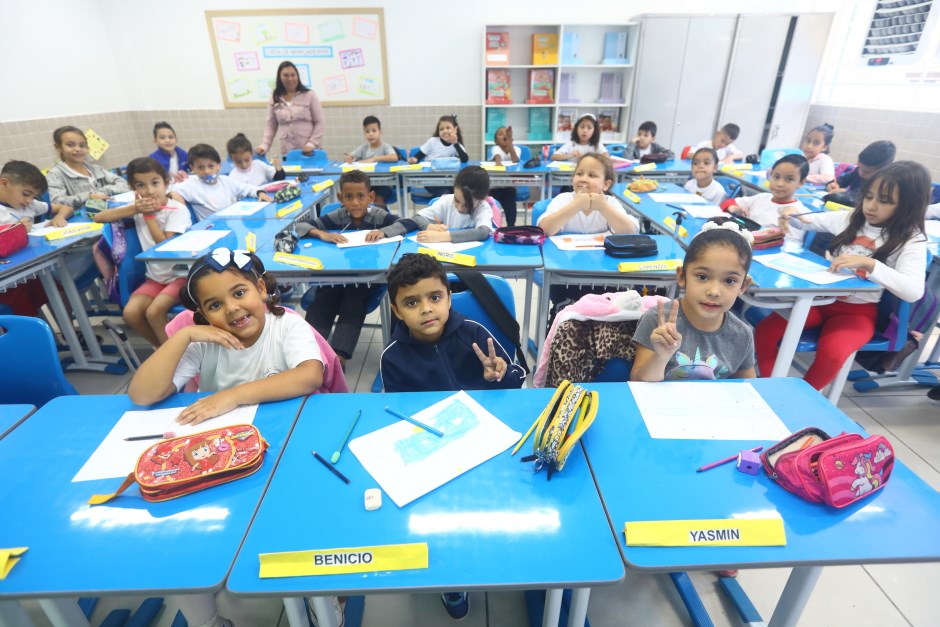 Alunos do ensino fundamental da rede municipal em SJC terão aulas de inglês em 2023