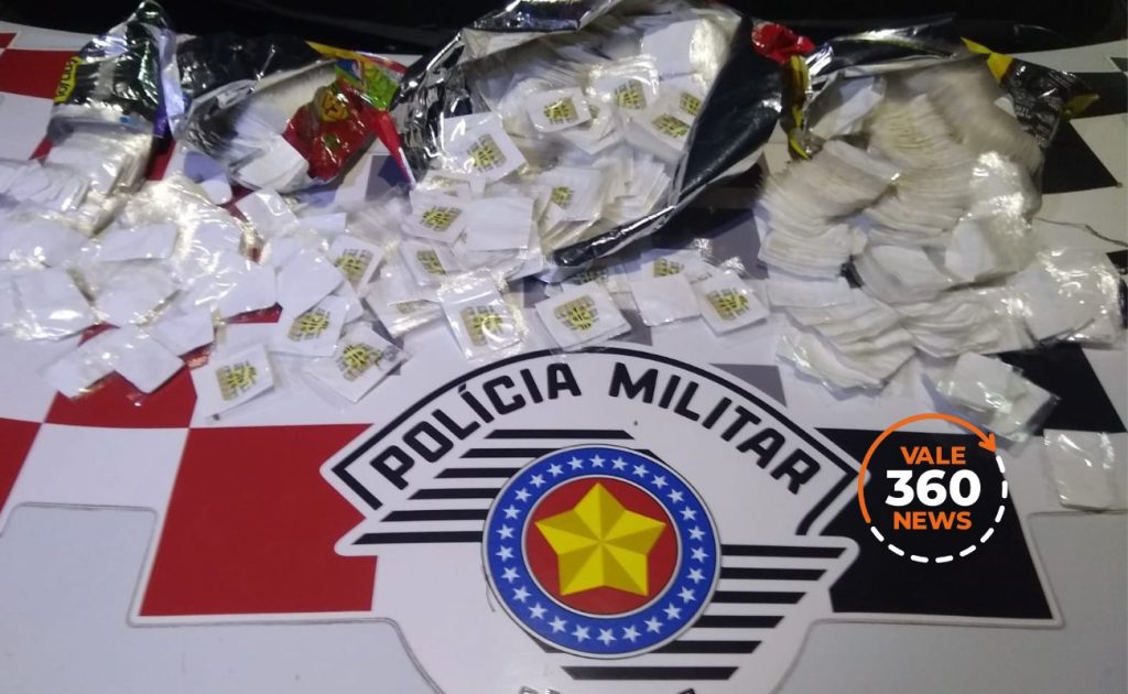 Homem é preso com 2 mil porções de cocaína em ônibus na Via Dutra em Taubaté 1 ônibus na Via Dutra