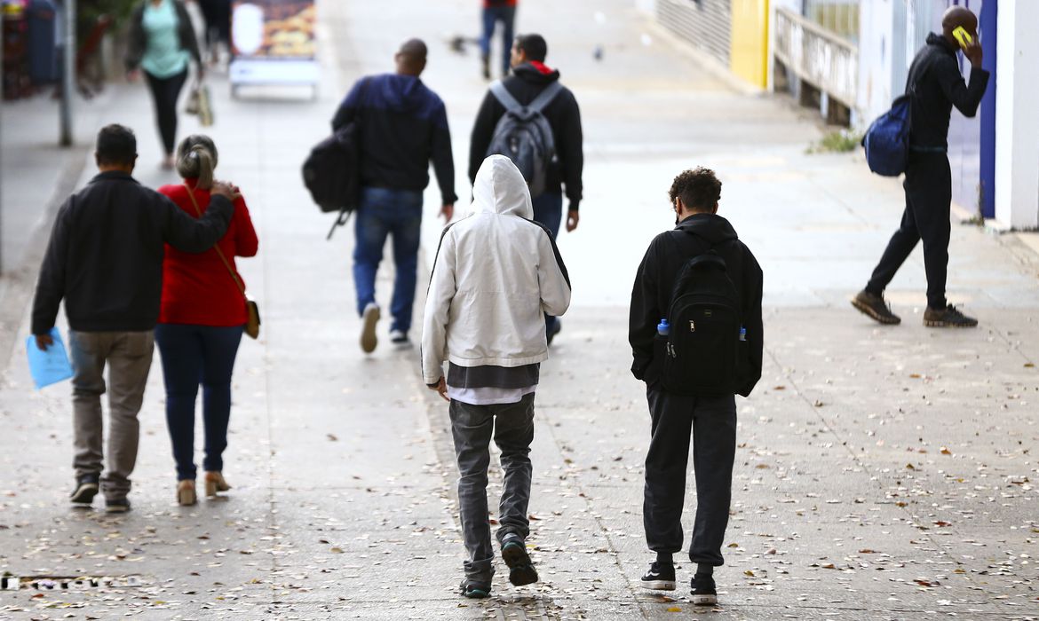 Frente fria deve trazer chuva e derrubar as temperaturas no fim de semana no Vale do Paraíba