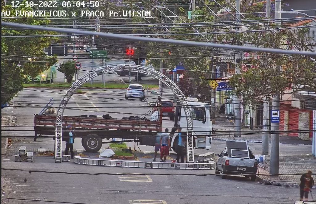 Bombas de gás e balas de borracha deixam feridos em interrupção de festa para crianças pela PM em SJC 3 Bombas de gás e balas de borracha deixam feridos em interrupção de festa para crianças pela PM em SJC