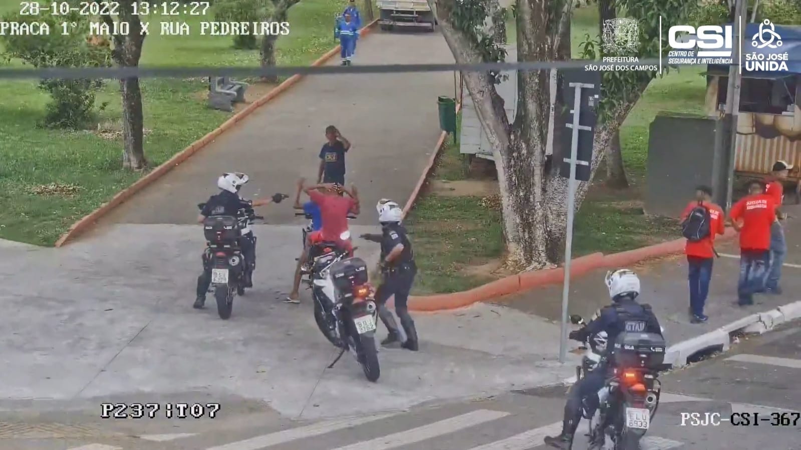 GCM de São José dos Campos recupera moto roubada em Caçapava