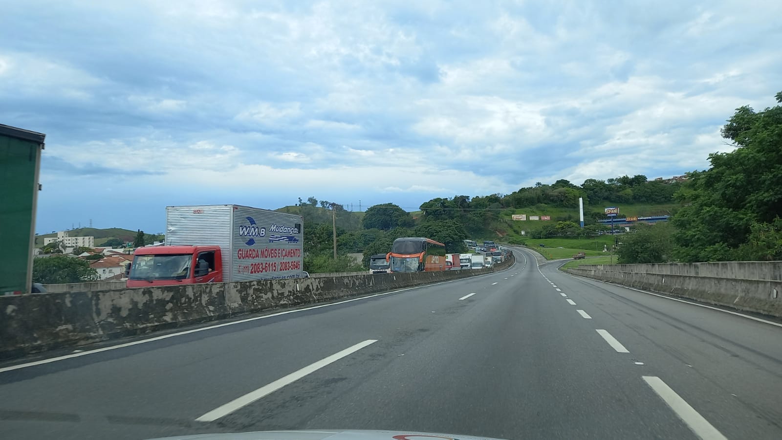 Governadores de SP e RJ mandam PMs liberar vias e agir